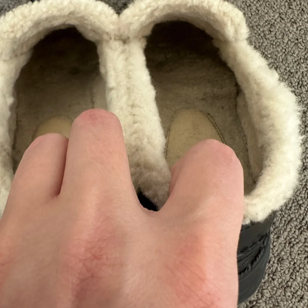 Christian Dior shearling insole loafers size 37.5 good condition. - Picture 10 of 12